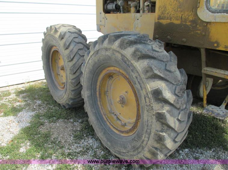 image for item R9468 1961 Caterpillar 112 Series E rigid frame motor grader