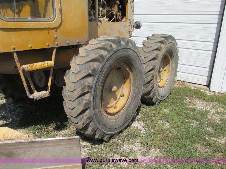 image for item R9468 1961 Caterpillar 112 Series E rigid frame motor grader