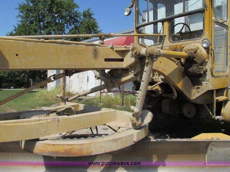 image for item R9468 1961 Caterpillar 112 Series E rigid frame motor grader