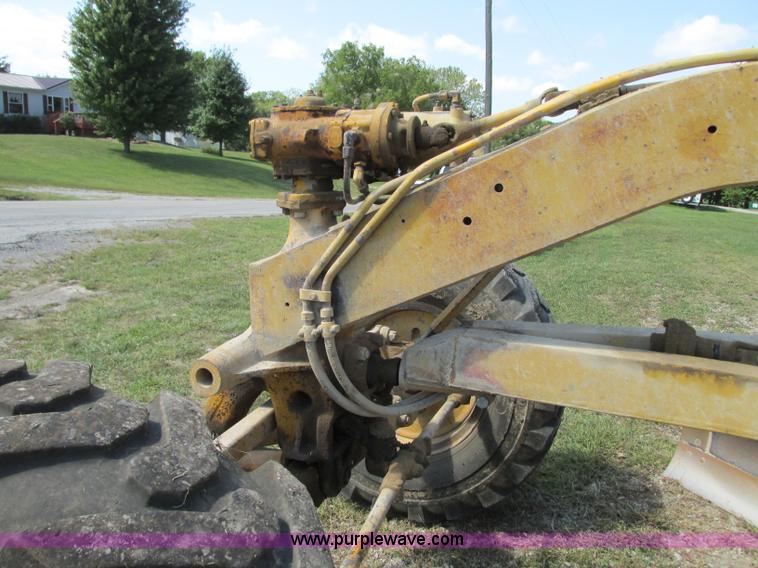 image for item R9468 1961 Caterpillar 112 Series E rigid frame motor grader