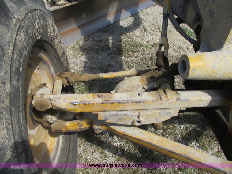 image for item R9468 1961 Caterpillar 112 Series E rigid frame motor grader