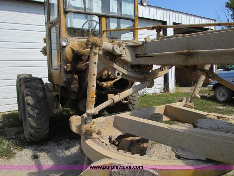 image for item R9468 1961 Caterpillar 112 Series E rigid frame motor grader