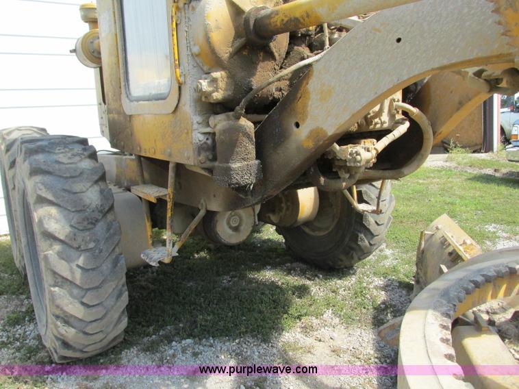 image for item R9468 1961 Caterpillar 112 Series E rigid frame motor grader