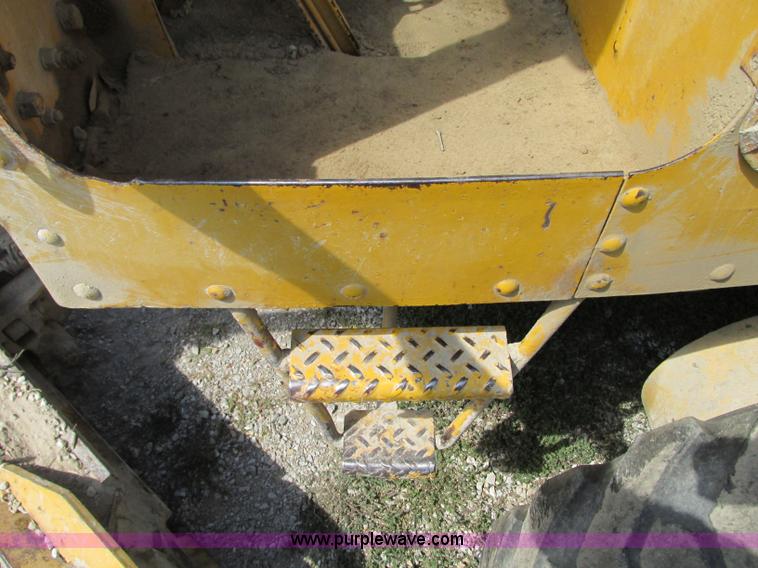 image for item R9468 1961 Caterpillar 112 Series E rigid frame motor grader