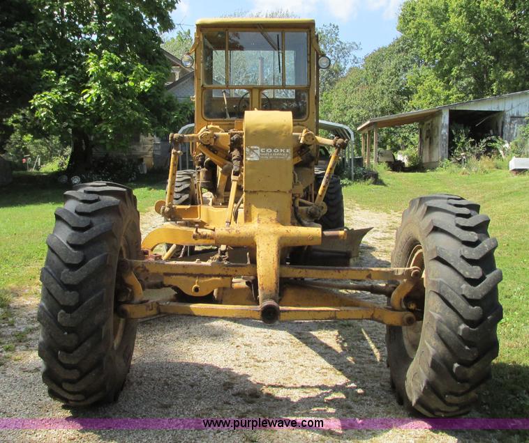 image for item R9469 1966 Caterpillar 120 ridgid frame motor grader