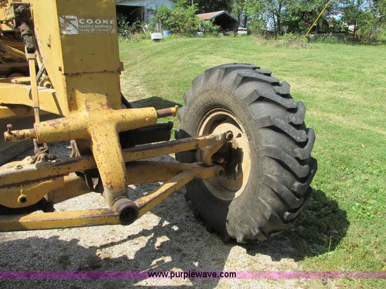 image for item R9469 1966 Caterpillar 120 ridgid frame motor grader