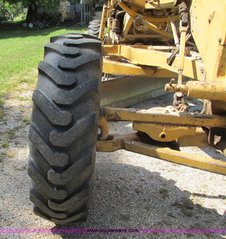 image for item R9469 1966 Caterpillar 120 ridgid frame motor grader