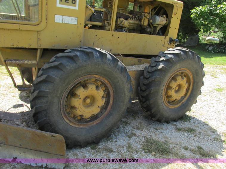 image for item R9469 1966 Caterpillar 120 ridgid frame motor grader
