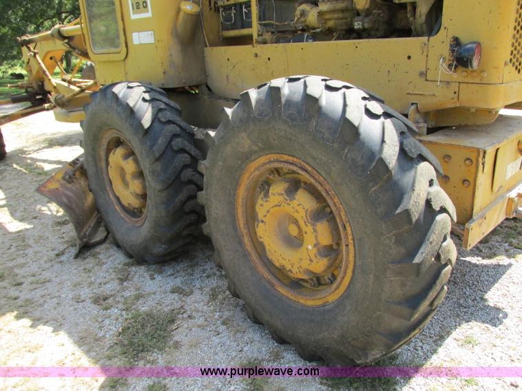 image for item R9469 1966 Caterpillar 120 ridgid frame motor grader