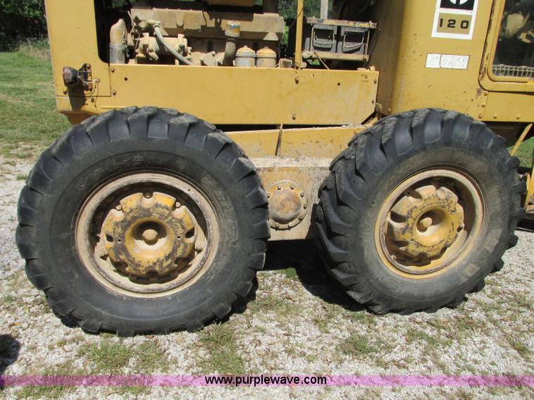 image for item R9469 1966 Caterpillar 120 ridgid frame motor grader