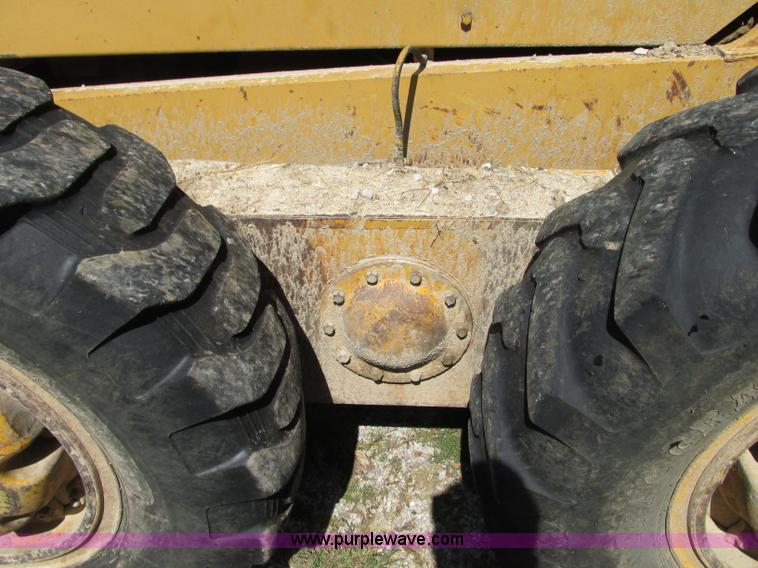 image for item R9469 1966 Caterpillar 120 ridgid frame motor grader