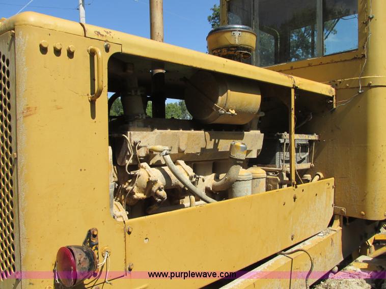 image for item R9469 1966 Caterpillar 120 ridgid frame motor grader
