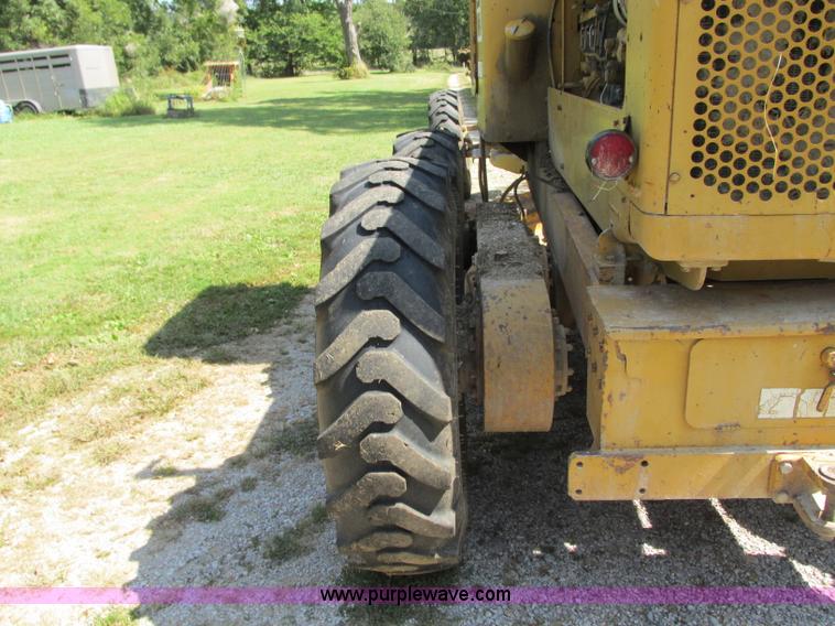 image for item R9469 1966 Caterpillar 120 ridgid frame motor grader