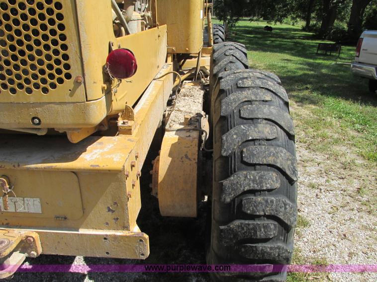 image for item R9469 1966 Caterpillar 120 ridgid frame motor grader