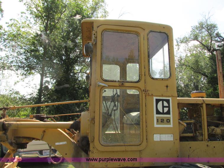 image for item R9469 1966 Caterpillar 120 ridgid frame motor grader