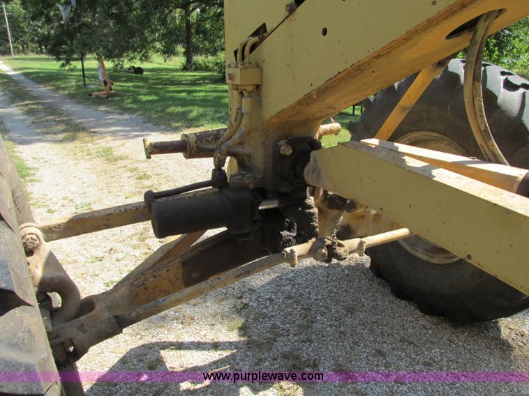 image for item R9469 1966 Caterpillar 120 ridgid frame motor grader