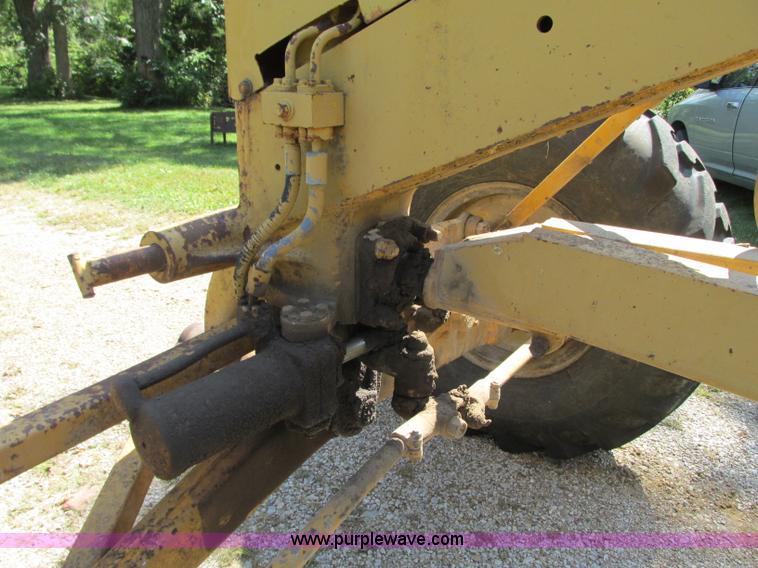 image for item R9469 1966 Caterpillar 120 ridgid frame motor grader
