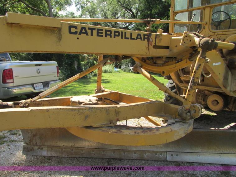 image for item R9469 1966 Caterpillar 120 ridgid frame motor grader