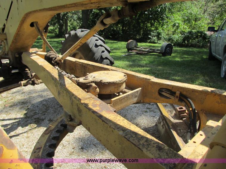 image for item R9469 1966 Caterpillar 120 ridgid frame motor grader