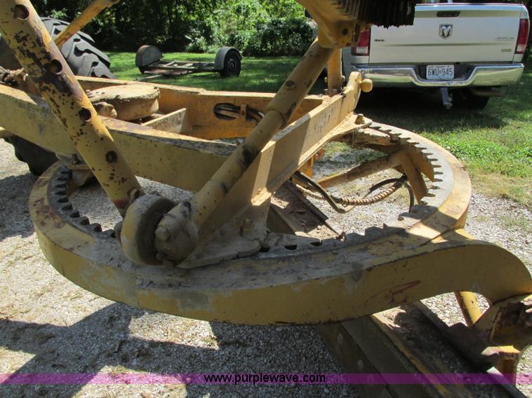 image for item R9469 1966 Caterpillar 120 ridgid frame motor grader
