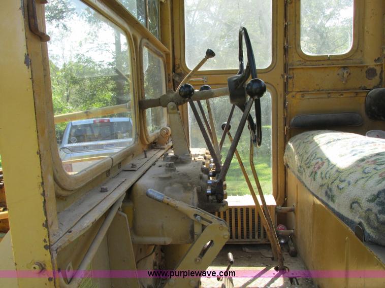 image for item R9469 1966 Caterpillar 120 ridgid frame motor grader
