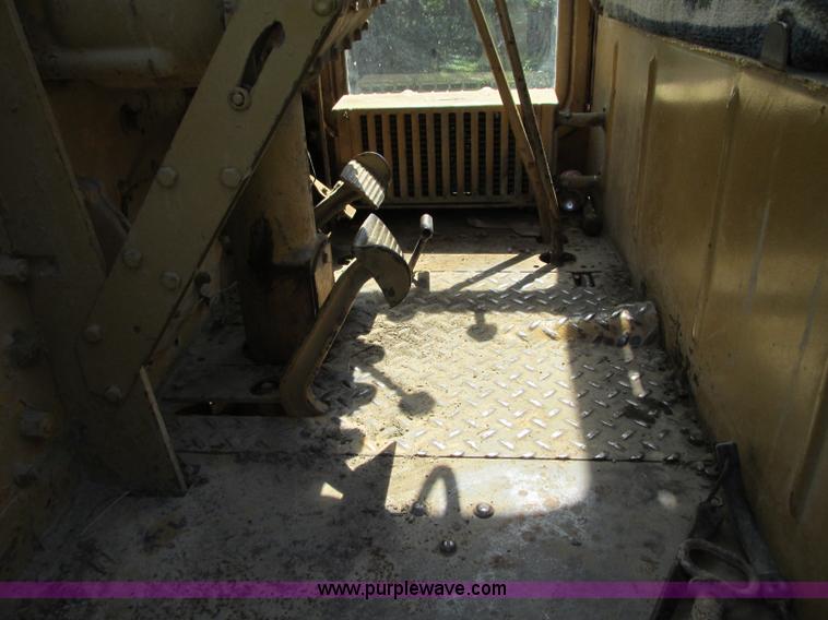 image for item R9469 1966 Caterpillar 120 ridgid frame motor grader