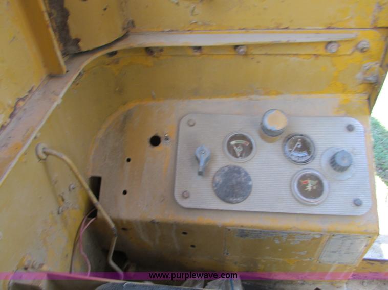 image for item R9469 1966 Caterpillar 120 ridgid frame motor grader