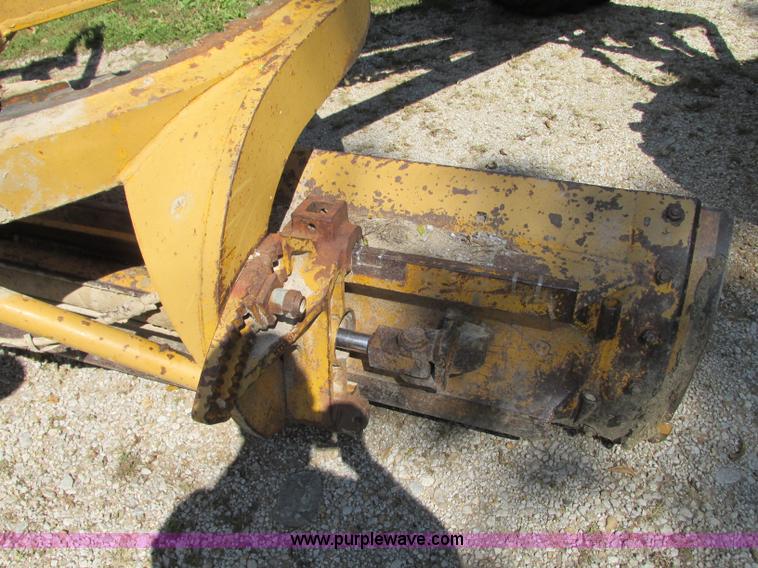 image for item R9469 1966 Caterpillar 120 ridgid frame motor grader