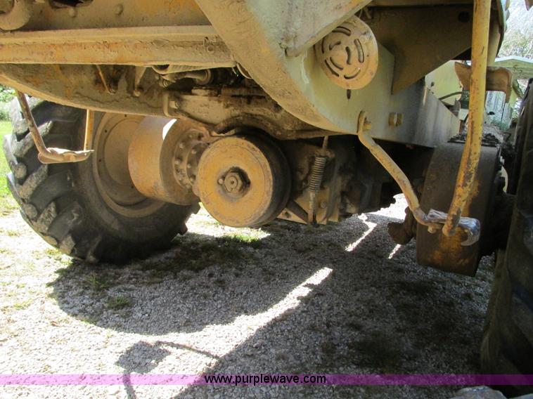 image for item R9469 1966 Caterpillar 120 ridgid frame motor grader