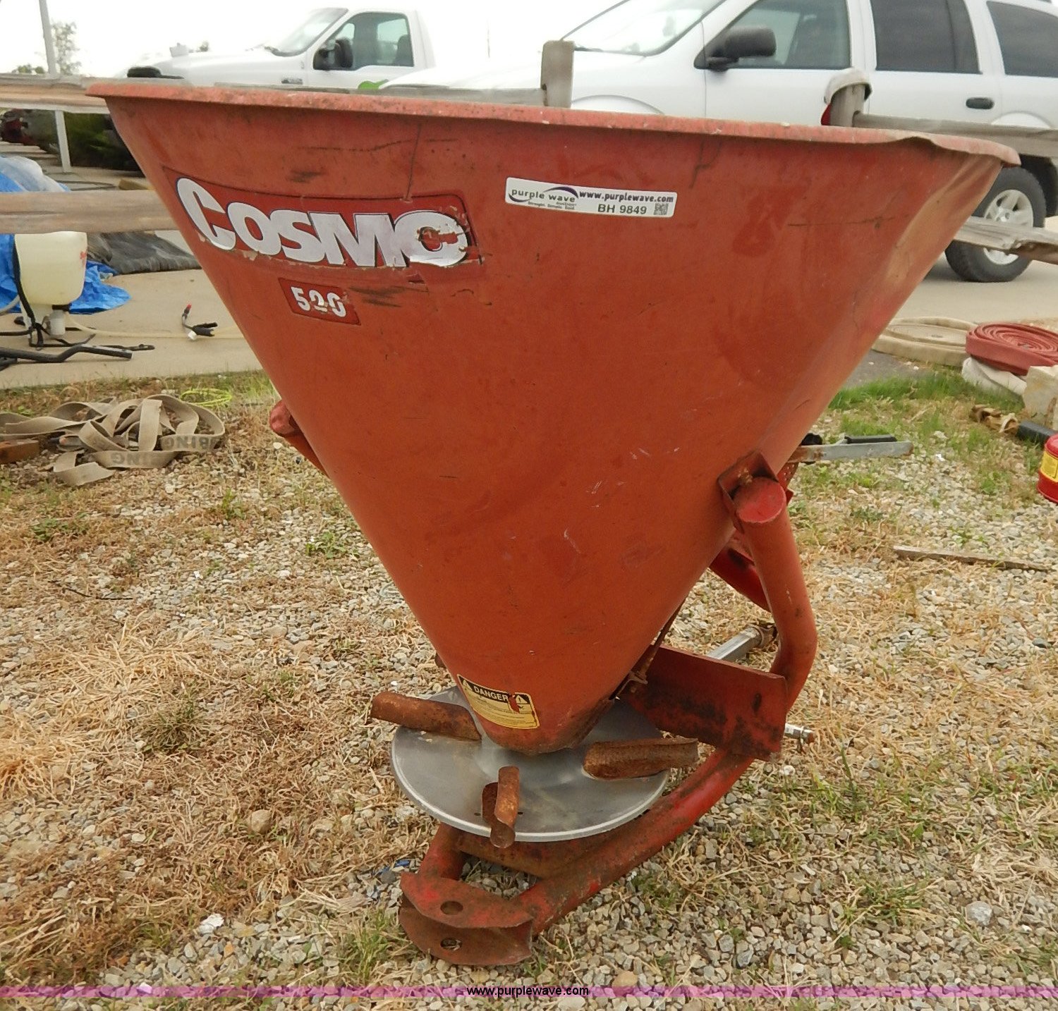 Cosmo 500 fertilizer spreader in Junction City, KS Item BH9849 sold