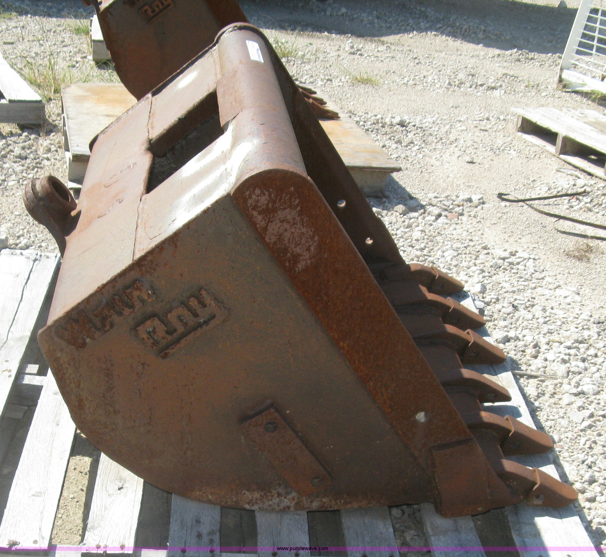 Wain Roy backhoe bucket in Wichita, KS Item BL9241 sold Purple Wave
