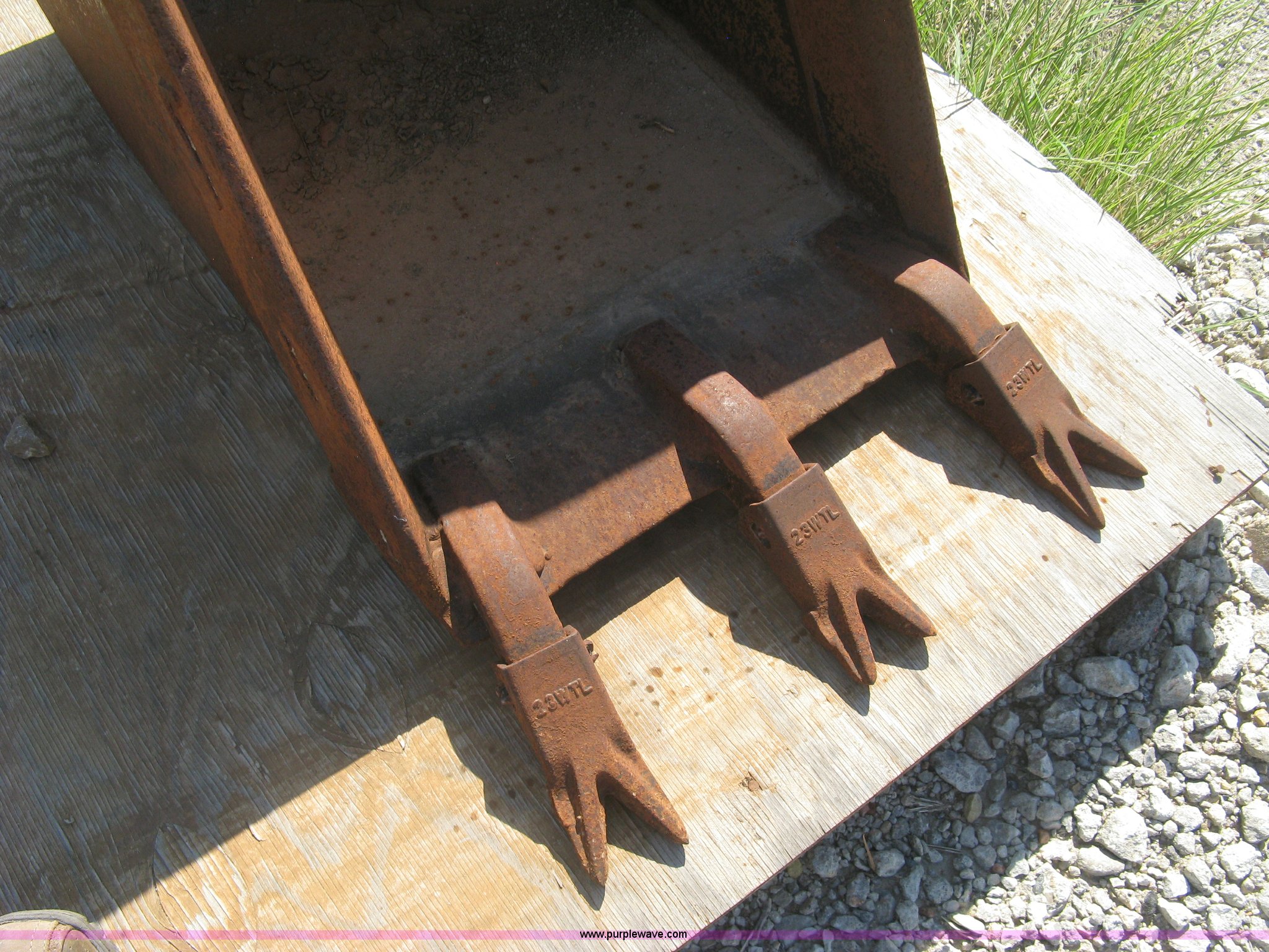 Wain Roy backhoe bucket in Wichita, KS Item BL9242 sold Purple Wave