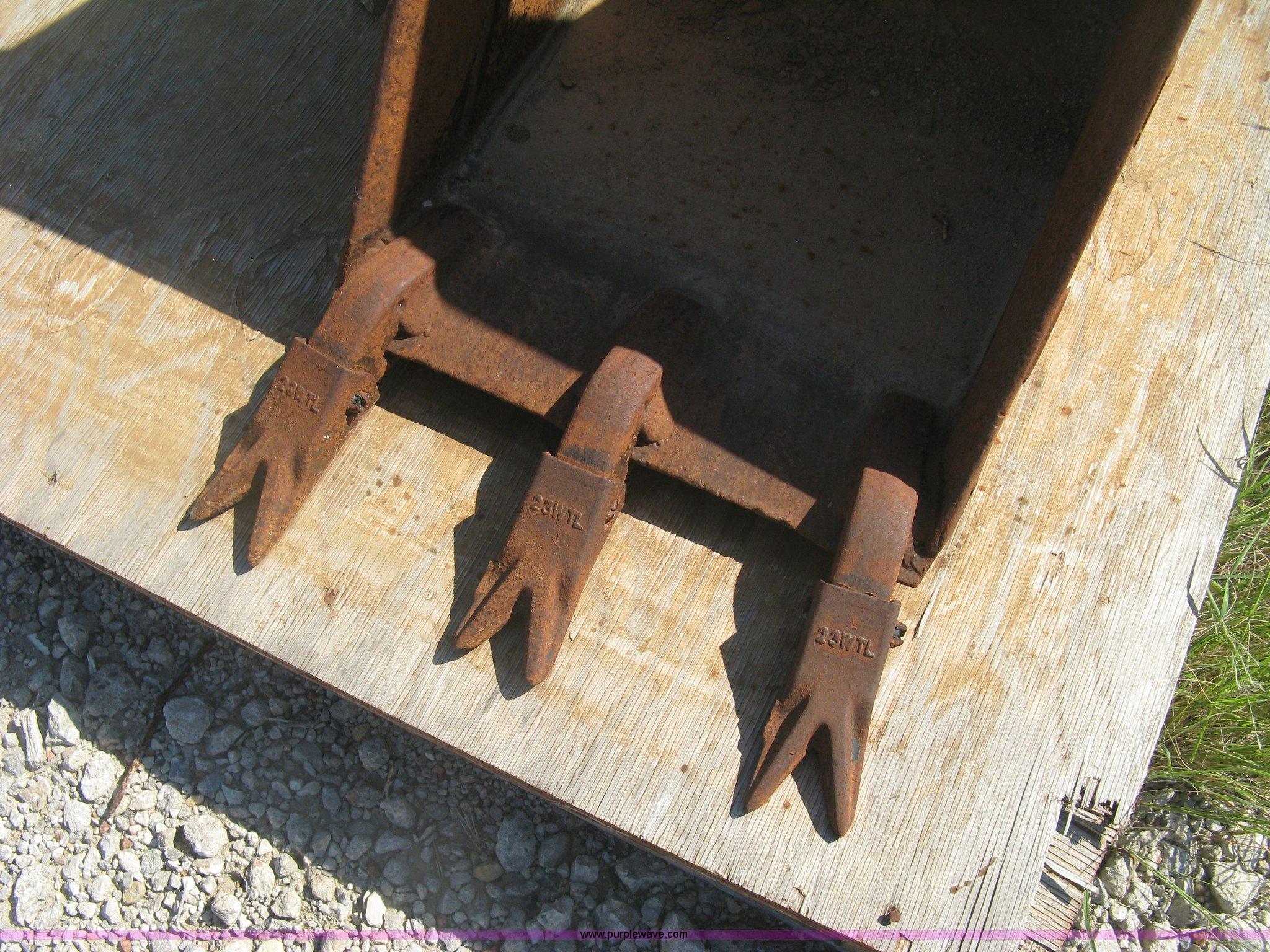 Wain Roy backhoe bucket in Wichita, KS Item BL9242 sold Purple Wave