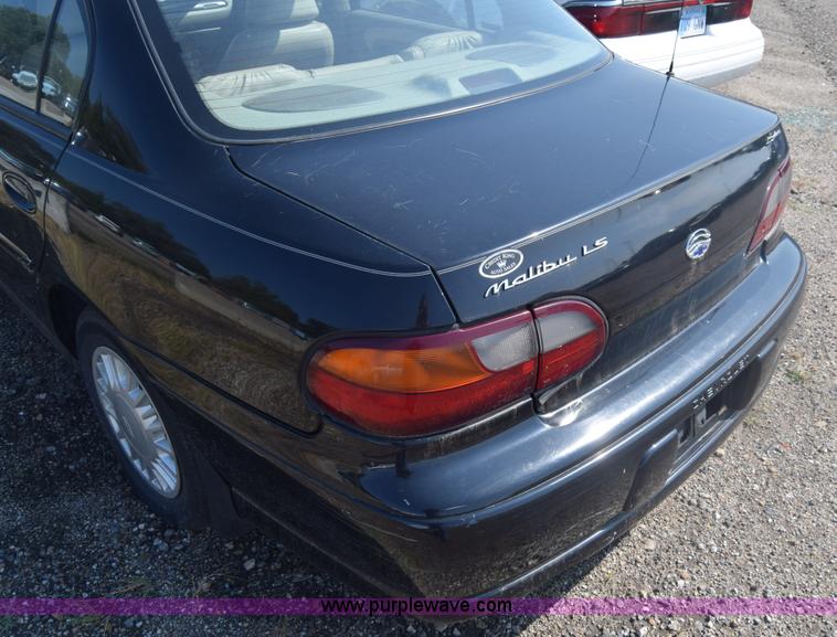 image for item J7237 1999 Chevrolet Malibu LS