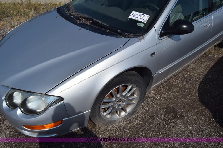 image for item J7238 2002 Chrysler 300M