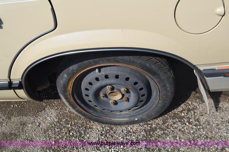 image for item J7239 1986 Buick LeSabre Limited