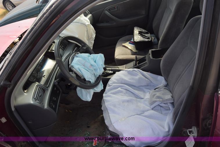 image for item J7240 1997 Toyota Camry