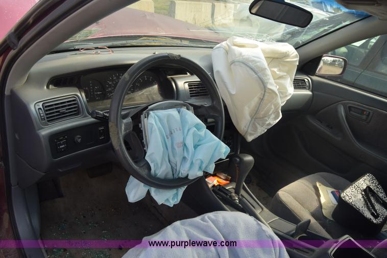 image for item J7240 1997 Toyota Camry