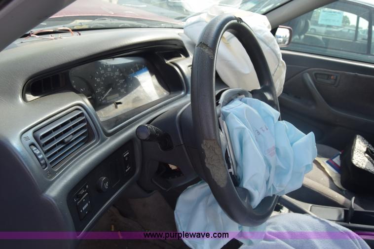 image for item J7240 1997 Toyota Camry