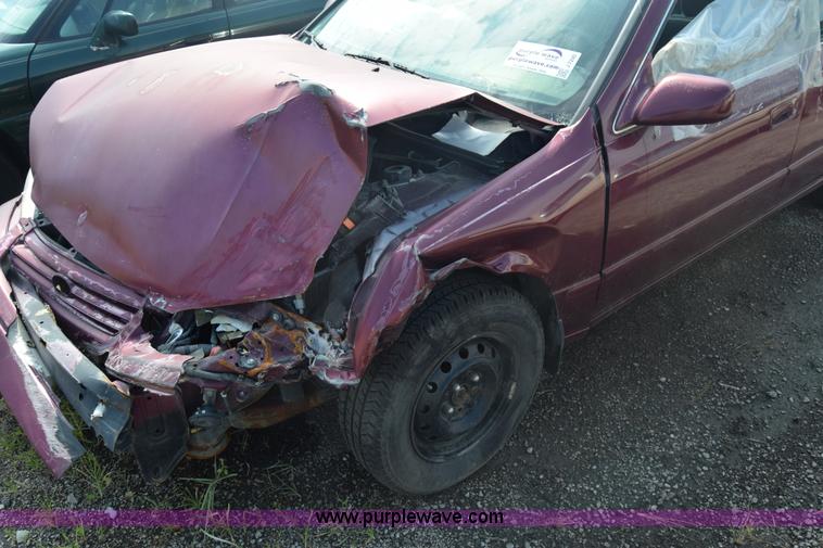 image for item J7240 1997 Toyota Camry