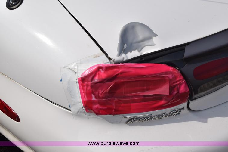 image for item J7241 1998 Ford Taurus LX