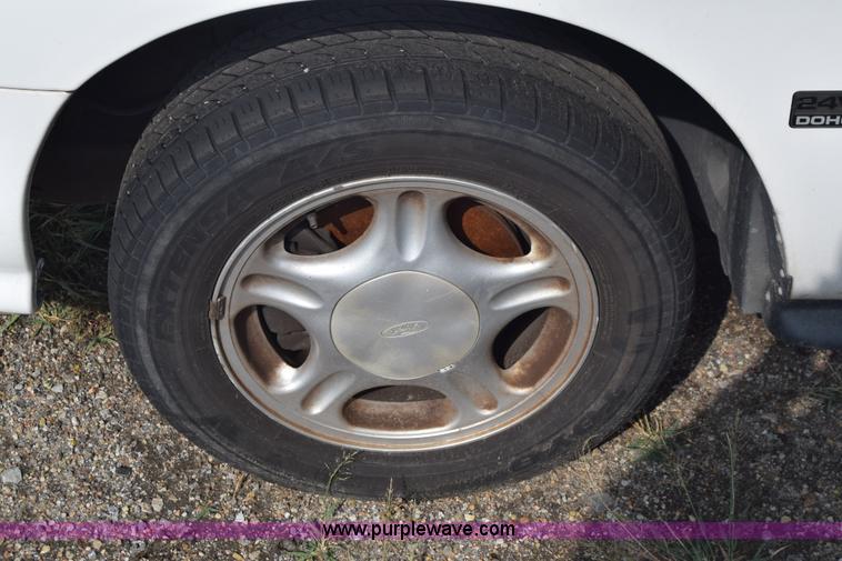 image for item J7241 1998 Ford Taurus LX