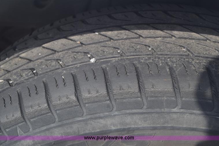 image for item J7241 1998 Ford Taurus LX