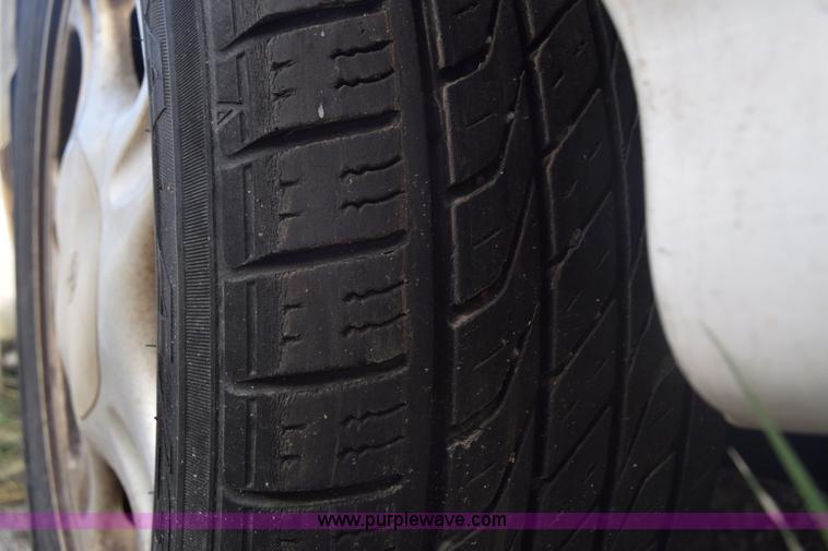 image for item J7241 1998 Ford Taurus LX