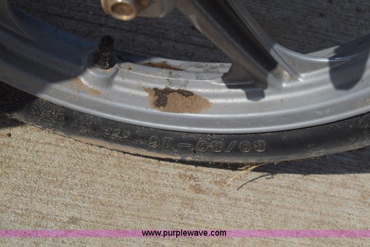 image for item J7242 2005 Kymc People moped