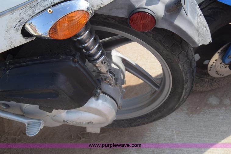 image for item J7242 2005 Kymc People moped