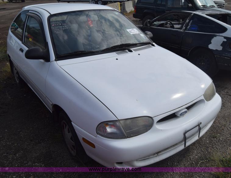 image for item J7243 1997 Ford Aspire