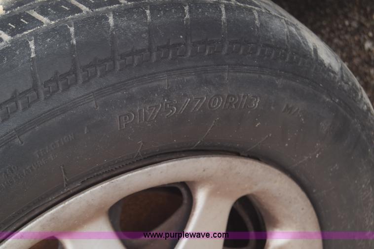 image for item J7243 1997 Ford Aspire