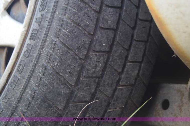 image for item J7243 1997 Ford Aspire