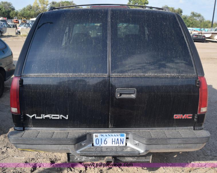 image for item J8009 1999 GMC Yukon SLE SUV